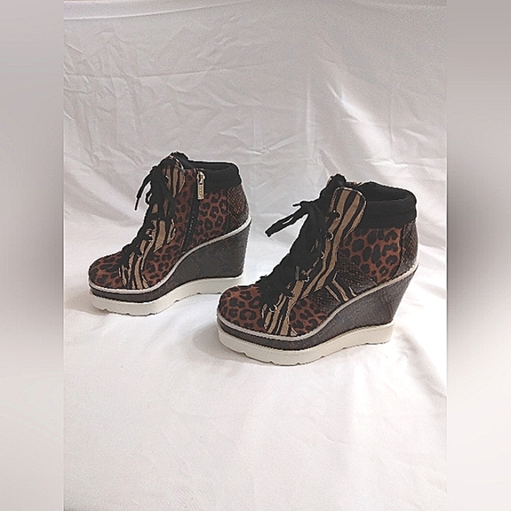 Jessica Simpson Platform Animal Print Wedge/ Sneakers/ Zippers Size 8 Black/Tan